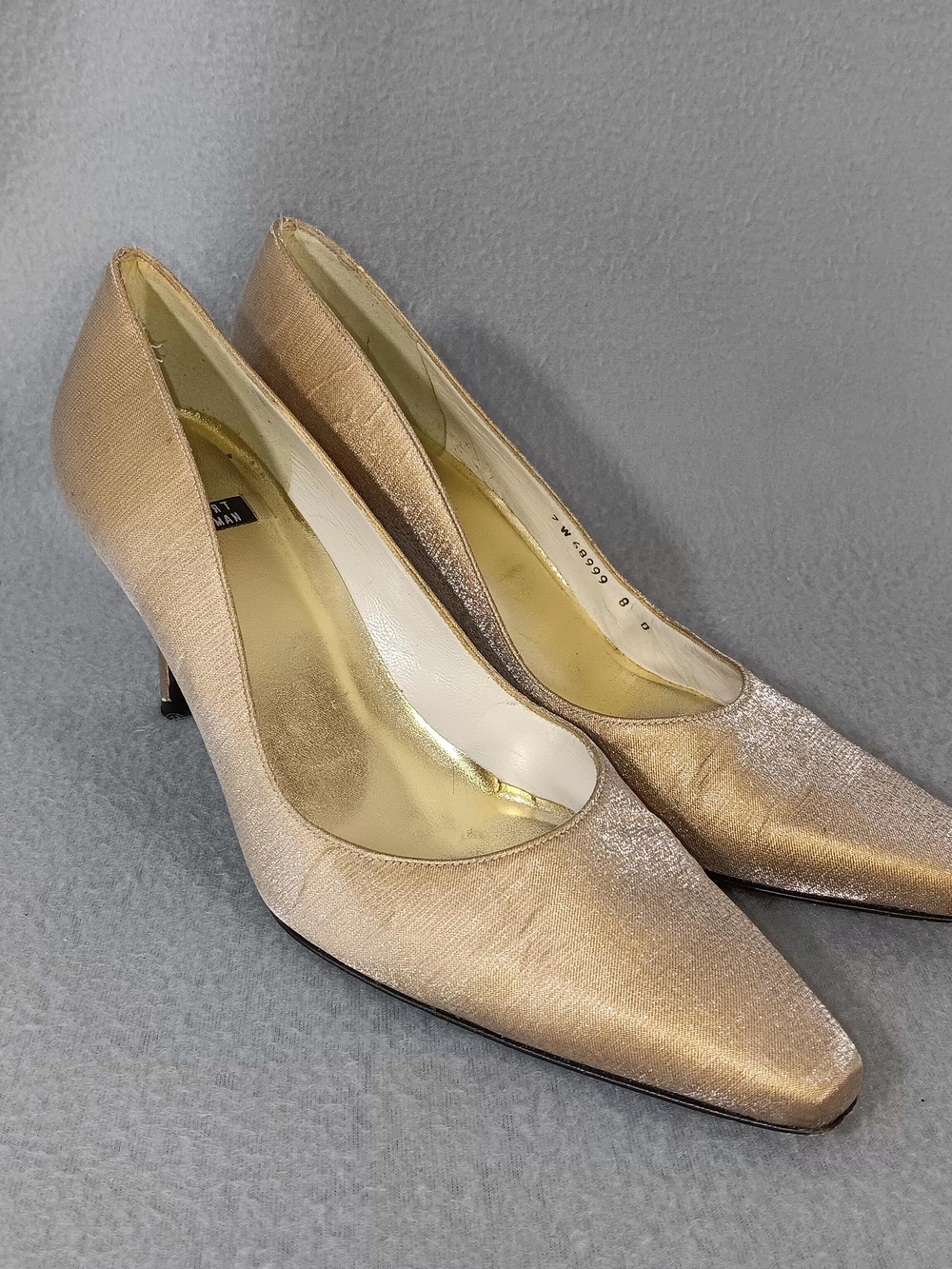 Stuart Weitzman Gold Shimmer Satin Pumps 7 W Wide Classic Old Money Formal Party